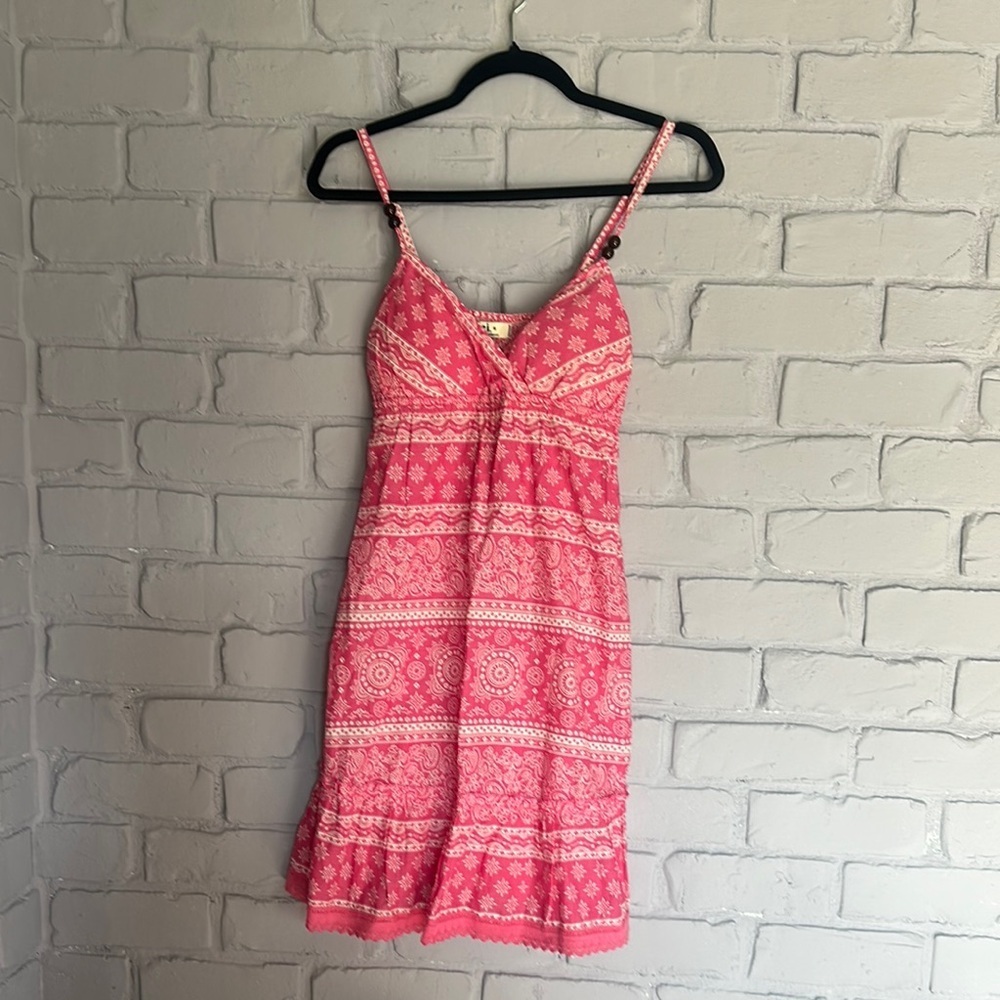 NWOT Lei Pink and White Sleeveless Mini Sundress size M